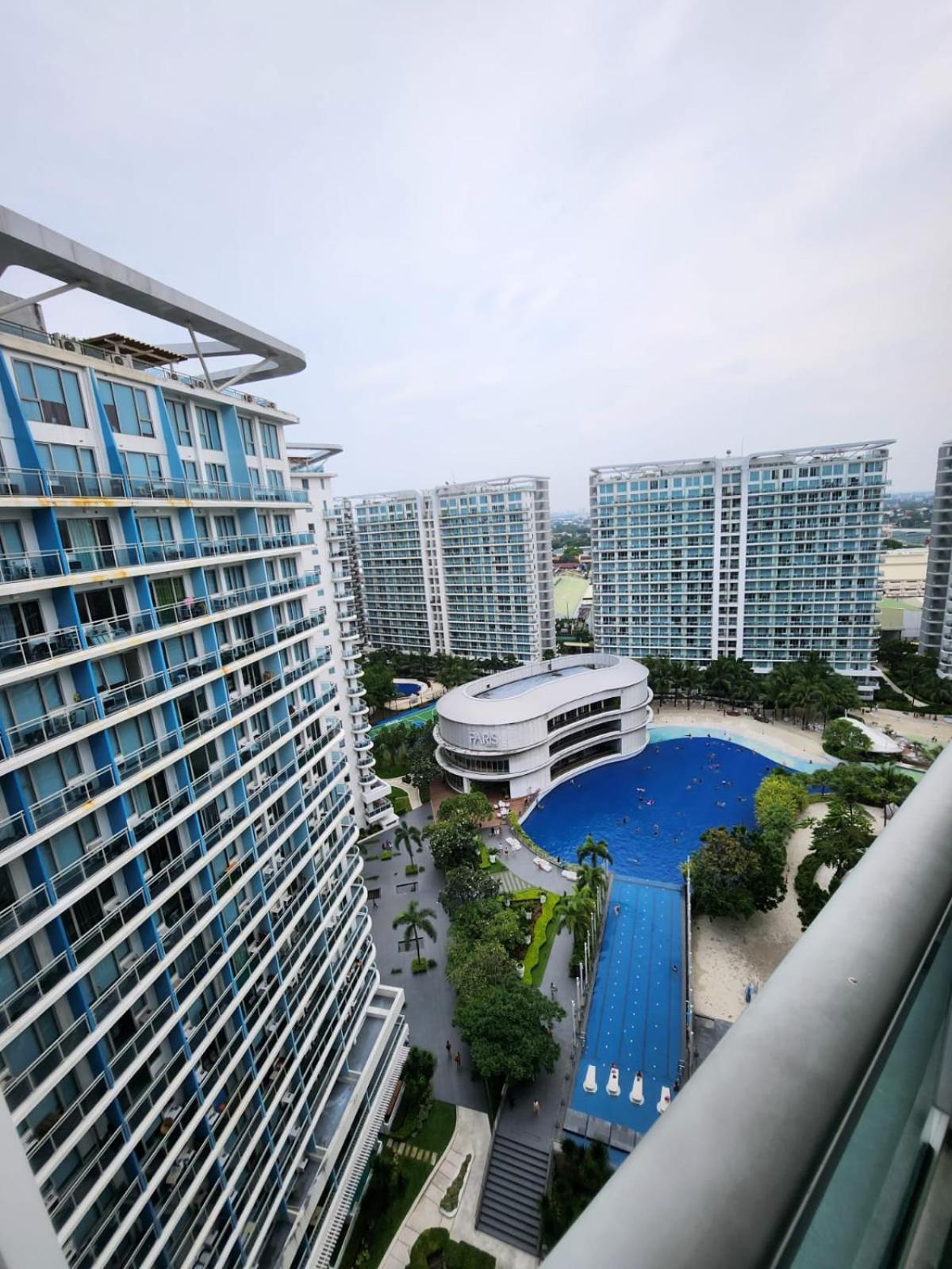Azure Urban Resort Paranaque City Екстер'єр фото