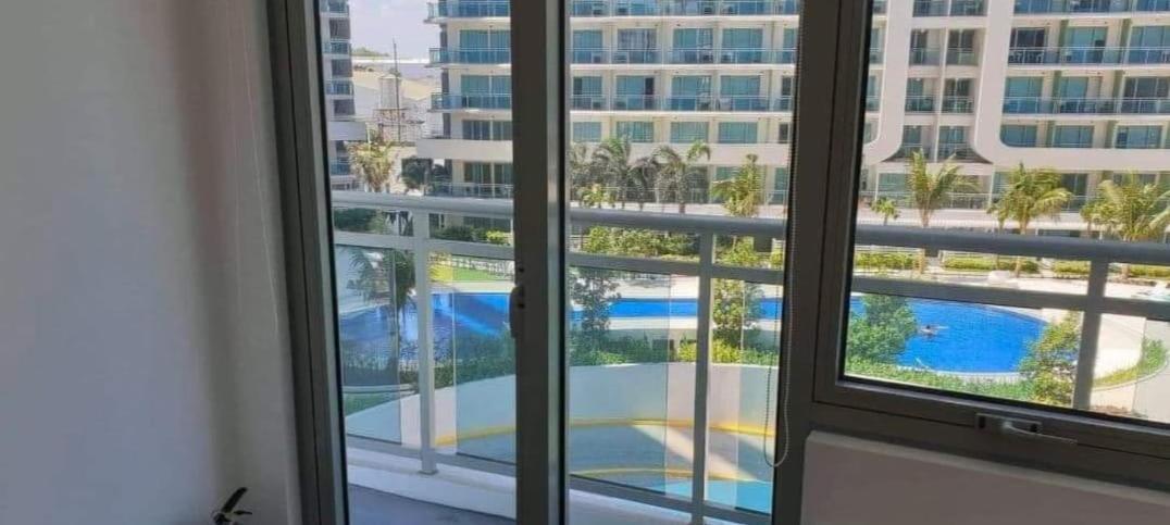 Azure Urban Resort Paranaque City Екстер'єр фото